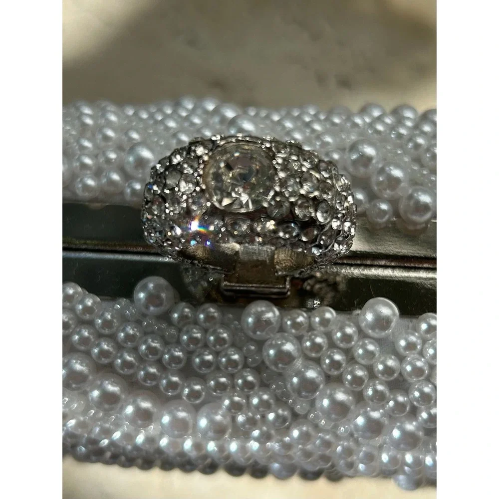 Moonlit Reception Pearl‎ Clutch